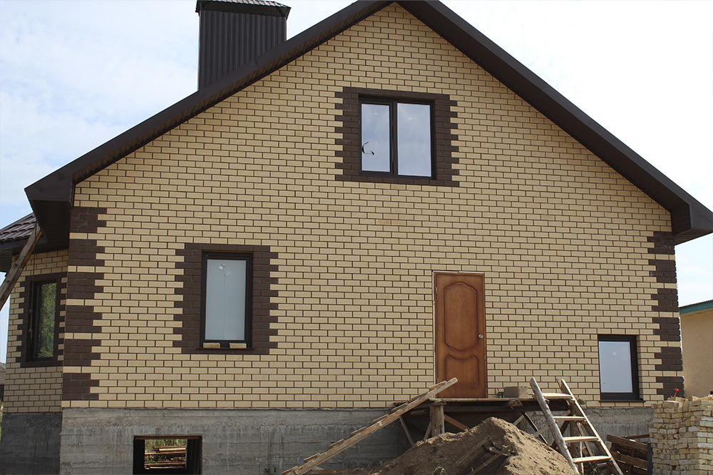 Белебеевский кирпич лицевой 0,7НФ имбирь гладкий